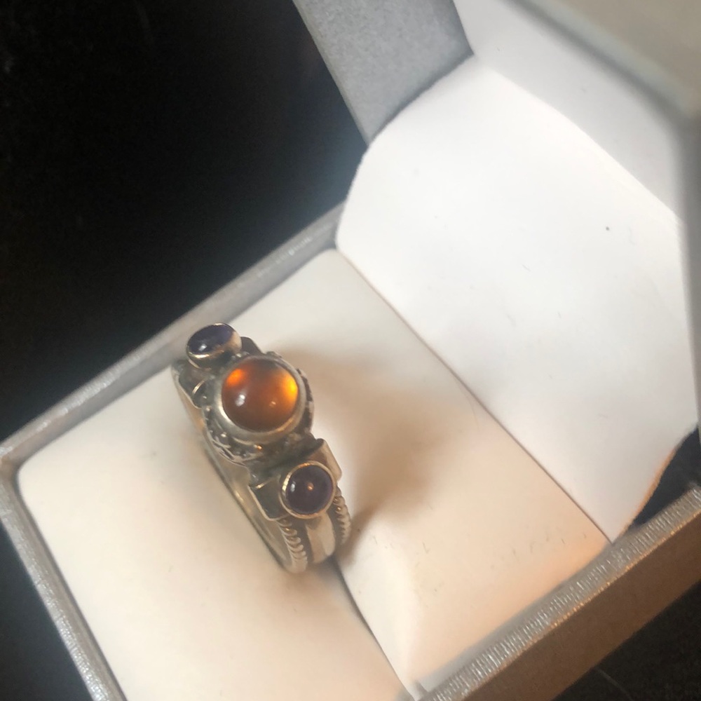 Ring - Picture 3 of 3